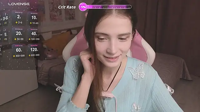 Snapshot of Hana_Flo_ chatting on 11.18.25 Hana Flo online show from 11.18.25