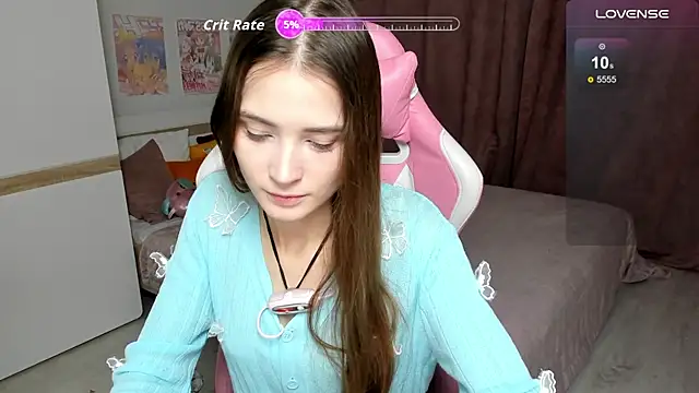 Snapshot of Hana_Flo_ chatting on 11.28.25 Hana Flo online show from 11.28.25