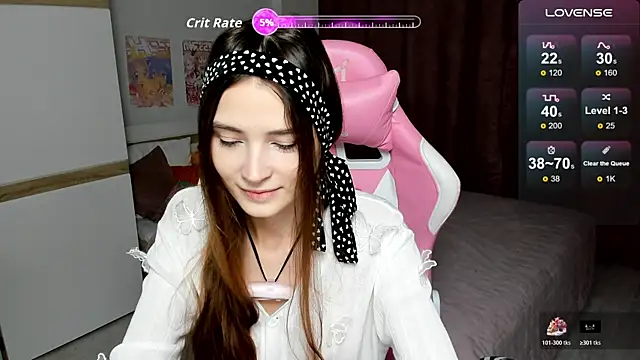 Snapshot of Hana_Flo_ chatting on 12.03.25 Hana Flo online show from 12.03.25