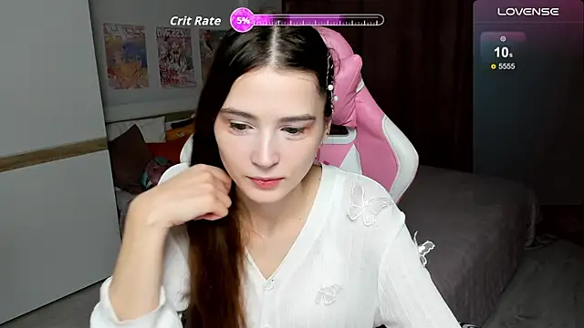 Snapshot of Hana_Flo_ chatting on 12.05.25 Hana Flo online show from 12.05.25