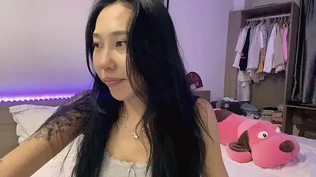 LizParadiz online show from 11.06.25