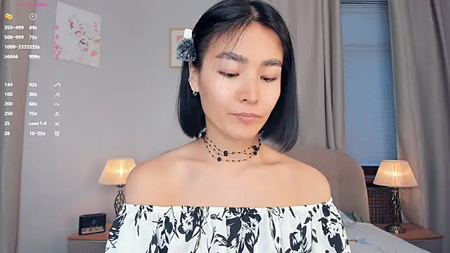 Snapshot of MarieOhler chatting on 10.29.25 MarieOhler online show from 10.29.25