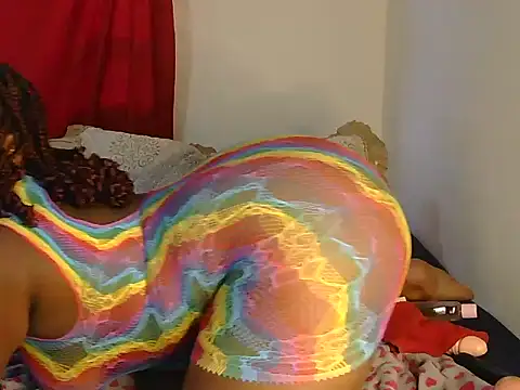 Snapshot of sexy-Halo chatting on 10.29.25 sexy-Halo online show from 10.29.25