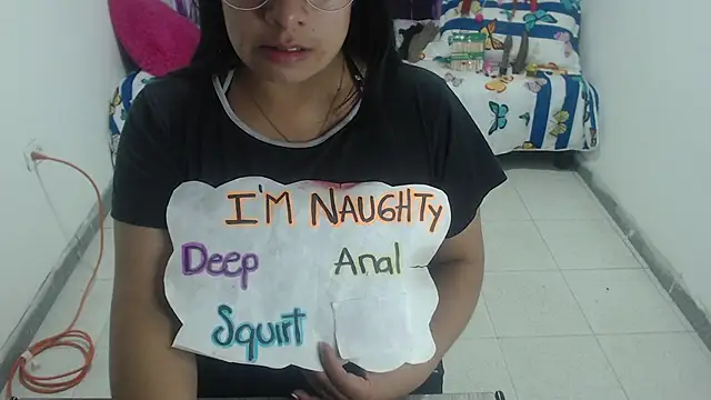 Snapshot of Alanafire chatting on 11.08.25 Alanafire online show from 11.08.25