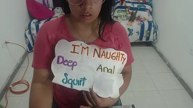 Snapshot of Alanafire chatting on 12.02.25 Alanafire online show from 12.02.25