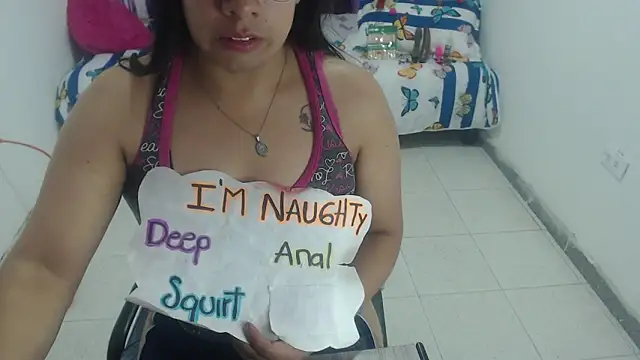 Snapshot of Alanafire chatting on 12.04.25 Alanafire online show from 12.04.25