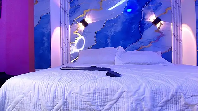 Snapshot of Girls_from_medellin chatting on 11.19.25 Girls from medellin online show from 11.19.25