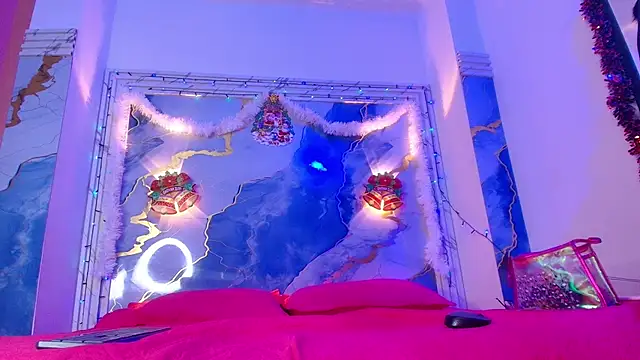 Snapshot of Girls_from_medellin chatting on 12.04.25 Girls from medellin online show from 12.04.25