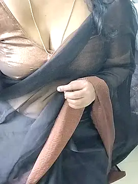 Snapshot of tamil_chitra12 chatting on 11.15.25 tamil chitra12 online show from 11.15.25