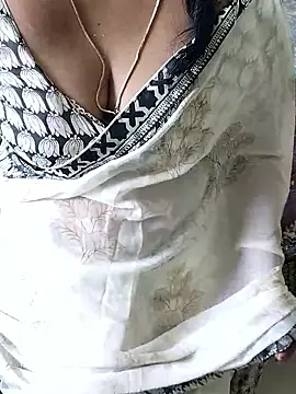 Snapshot of tamil_chitra12 chatting on 11.18.25 tamil chitra12 online show from 11.18.25