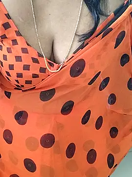 Snapshot of tamil_chitra12 chatting on 11.20.25 tamil chitra12 online show from 11.20.25