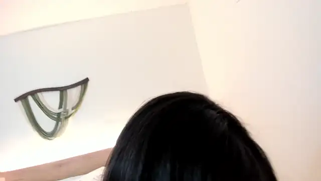 Snapshot of Julietta01 chatting on 11.12.25 Julietta01 online show from 11.12.25