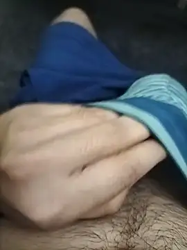 Snapshot of SentScruples chatting on 12.01.25 SentScruples online show from 12.01.25