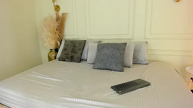 Snapshot of imVictoria_ chatting on 11.11.25 imVictoria online show from 11.11.25