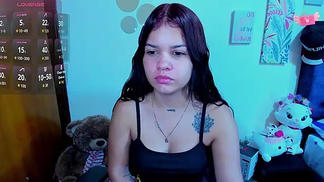 Snapshot of Emma_boo chatting on 11.08.25 Emma boo online show from 11.08.25