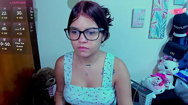 Snapshot of Emma_boo chatting on 11.09.25 Emma boo online show from 11.09.25