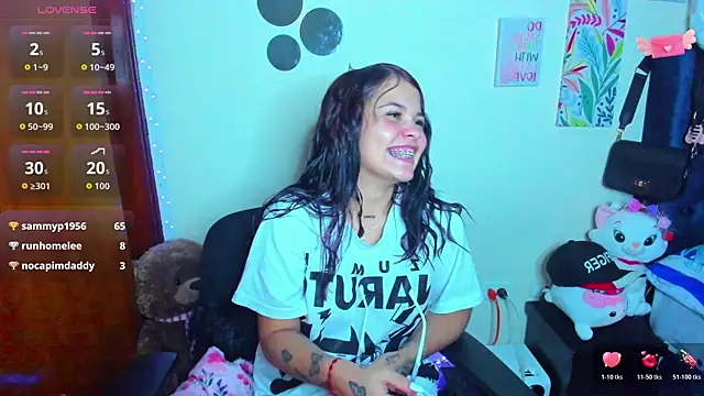 Snapshot of Emma_boo chatting on 11.14.25 Emma boo online show from 11.14.25