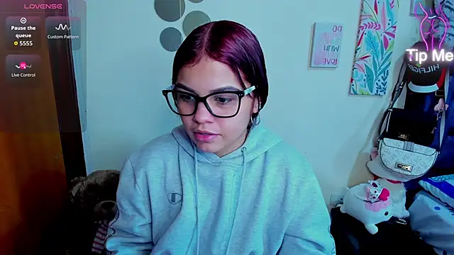 Snapshot of Emma_boo chatting on 12.14.25 Emma boo online show from 12.14.25