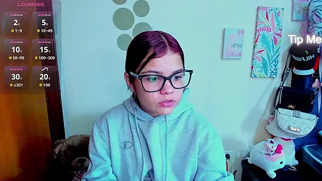 Snapshot of Emma_boo chatting on 12.15.25 Emma boo online show from 12.15.25