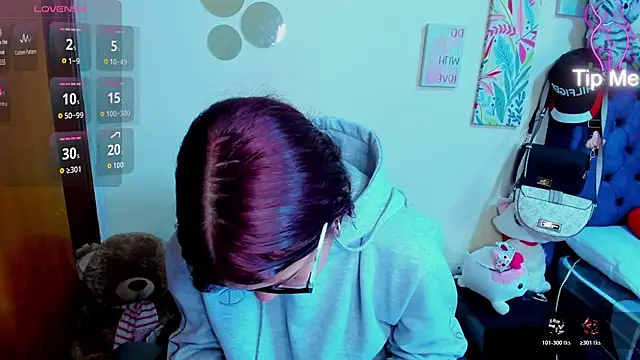 Snapshot of Emma_boo chatting on 12.16.25 Emma boo online show from 12.16.25