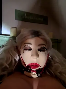 Snapshot of pleasser85 chatting on 11.04.25 pleasser85 online show from 11.04.25