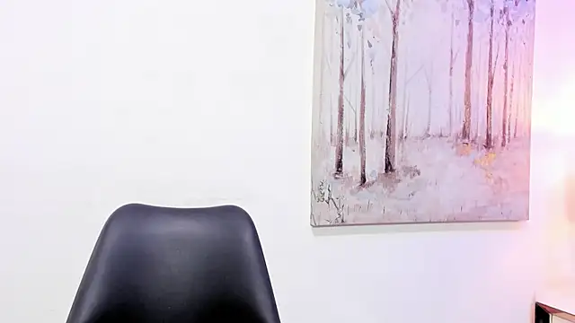 Snapshot of DanniaKross_1 chatting on 11.03.25 DanniaKross 1 online show from 11.03.25