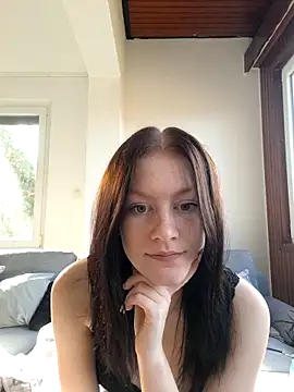 Snapshot of SweetAlice19 chatting on 11.10.25 SweetAlice19 online show from 11.10.25