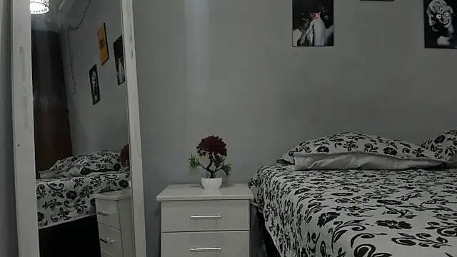 Snapshot of sexynova_93 chatting on 11.28.25 sexynova 93 online show from 11.28.25