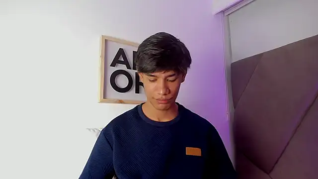 Snapshot of michael_vidal chatting on 10.31.25 michael vidal online show from 10.31.25