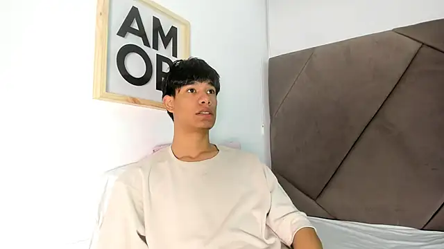 Snapshot of michael_vidal chatting on 11.08.25 michael vidal online show from 11.08.25