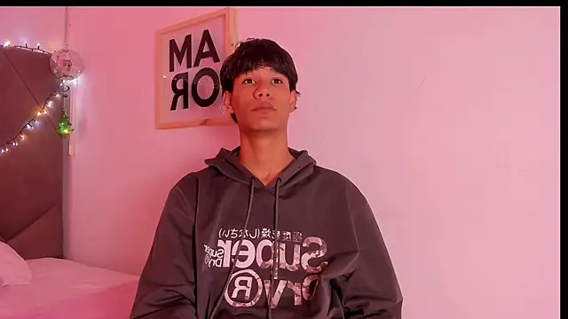 Snapshot of michael_vidal chatting on 11.12.25 michael vidal online show from 11.12.25