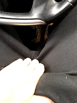 Snapshot of BigCurtis_D chatting on 11.04.25 BigCurtis D online show from 11.04.25