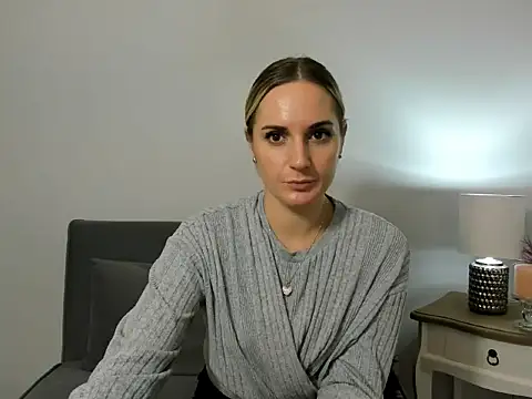 Snapshot of EmmaTempting chatting on 11.03.25 EmmaTempting online show from 11.03.25