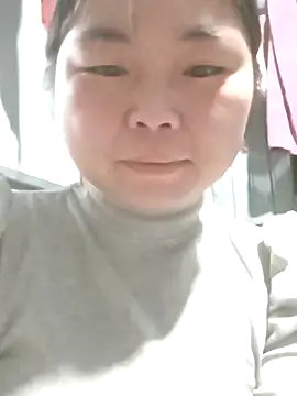 Snapshot of matbiec- chatting on 11.05.25 matbiec- online show from 11.05.25