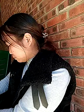 Snapshot of matbiec- chatting on 11.29.25 matbiec- online show from 11.29.25