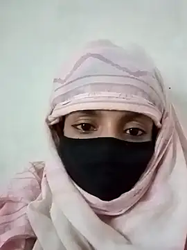 Snapshot of Quenn-Jiya752 chatting on 11.04.25 Quenn-Jiya752 online show from 11.04.25