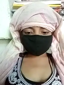 Snapshot of Quenn-Jiya752 chatting on 11.06.25 Quenn-Jiya752 online show from 11.06.25