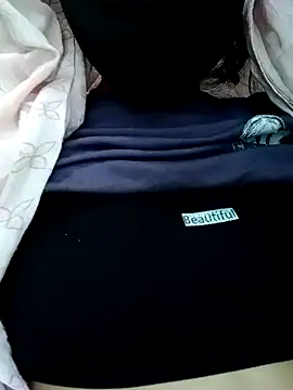 Snapshot of Quenn-Jiya752 chatting on 11.13.25 Quenn-Jiya752 online show from 11.13.25