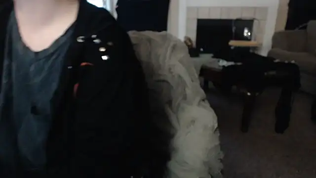 Snapshot of Skyl31 chatting on 10.31.25 Skyl31 online show from 10.31.25