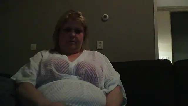 Snapshot of Sylviastar46 chatting on 02.04.26 Sylviastar46 online show from 02.04.26