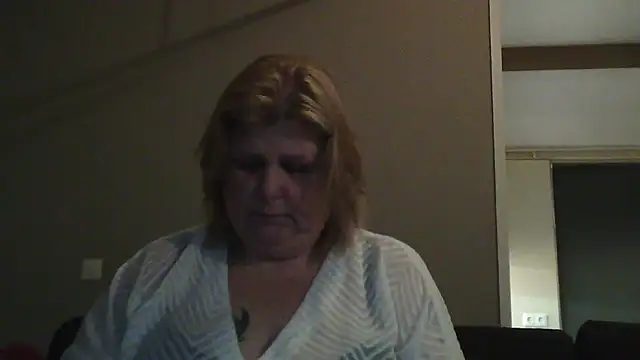 Snapshot of Sylviastar46 chatting on 02.05.26 Sylviastar46 online show from 02.05.26