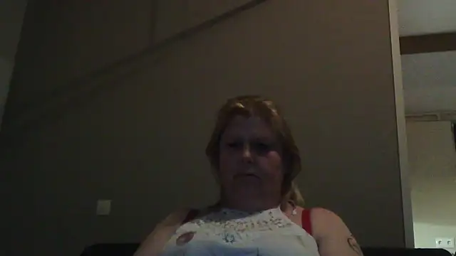 Snapshot of Sylviastar46 chatting on 02.07.26 Sylviastar46 online show from 02.07.26