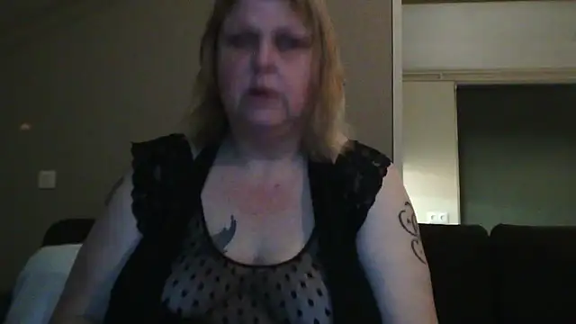 Snapshot of Sylviastar46 chatting on 02.08.26 Sylviastar46 online show from 02.08.26