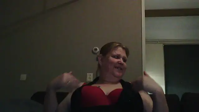 Snapshot of Sylviastar46 chatting on 02.08.26 Sylviastar46 online show from 02.08.26