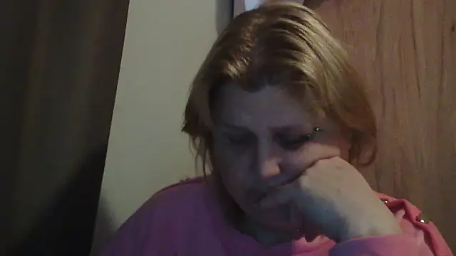 Snapshot of Sylviastar46 chatting on 02.17.26 Sylviastar46 online show from 02.17.26