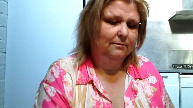 Snapshot of Sylviastar46 chatting on 03.02.26 Sylviastar46 online show from 03.02.26