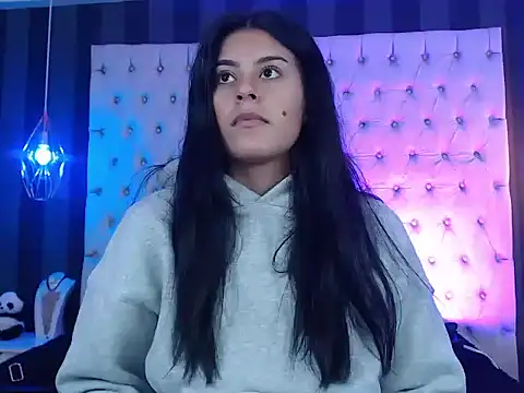 Snapshot of BrendaMarxhal chatting on 11.10.25 BrendaMarxhal online show from 11.10.25