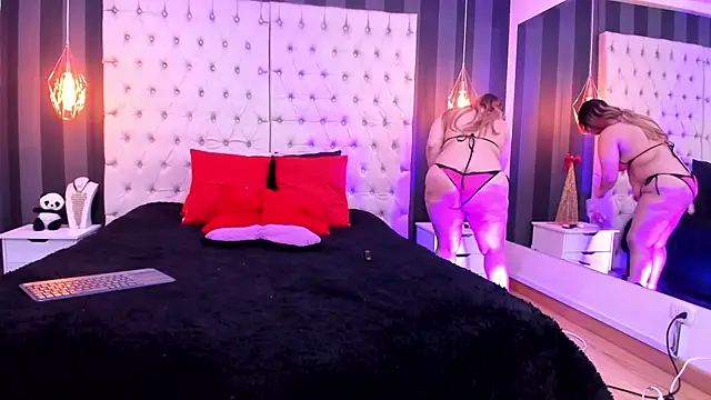 Snapshot of BrendaMarxhal chatting on 11.16.25 BrendaMarxhal online show from 11.16.25