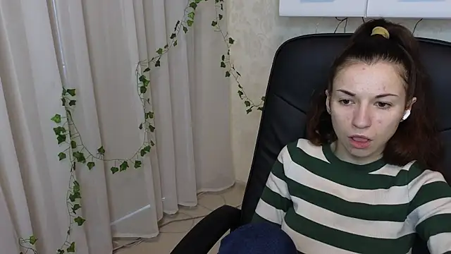 Snapshot of Ulyanix chatting on 02.24.26 Ulyanix online show from 02.24.26