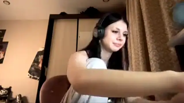 Snapshot of AnGallo chatting on 11.16.25 AnGallo online show from 11.16.25